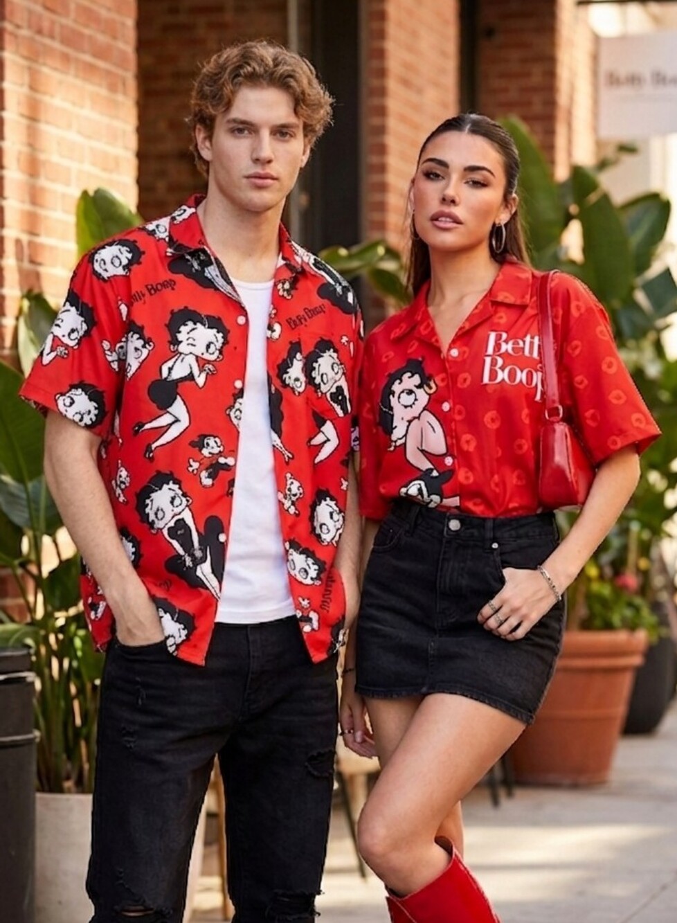 Vintage NWT Betty Boop All Over Print Short Sleeve Button Down Shirt Red
